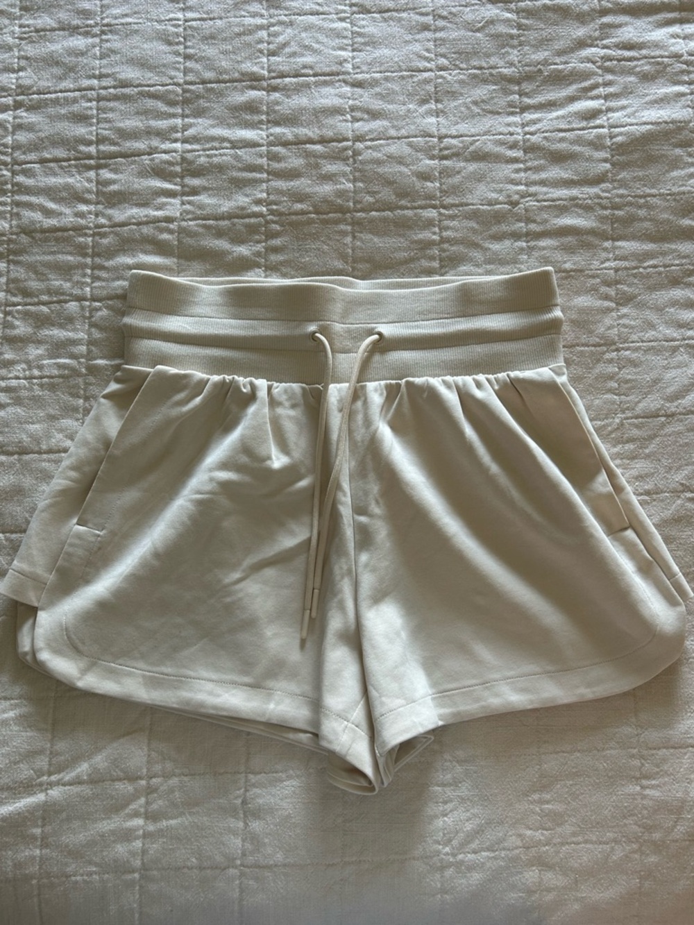 Old Navy Cream Drawstring Athletic Lounge Shorts